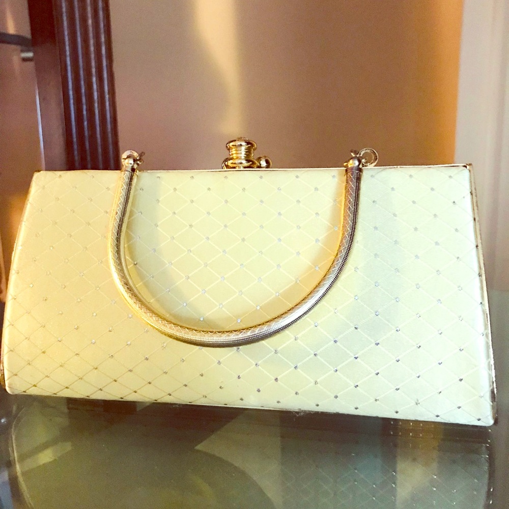 Vintage Style Wristlet